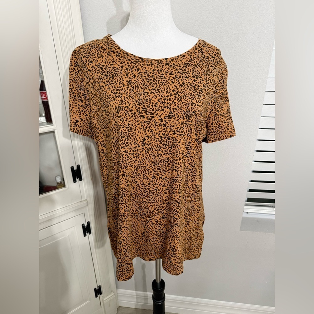 Amazon Essentials Women's Short Sleeve Animal Print Top